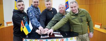 Річниця повномасштабної війни росії проти України: Укрпошта ввела в обіг поштову марку «ПТН ПНХ!»  